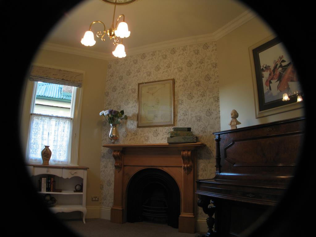 Ellie'S Place On City Park Launceston Chambre photo