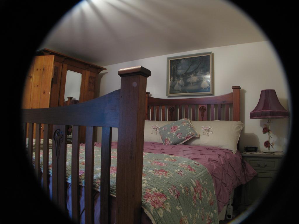 Ellie'S Place On City Park Launceston Chambre photo