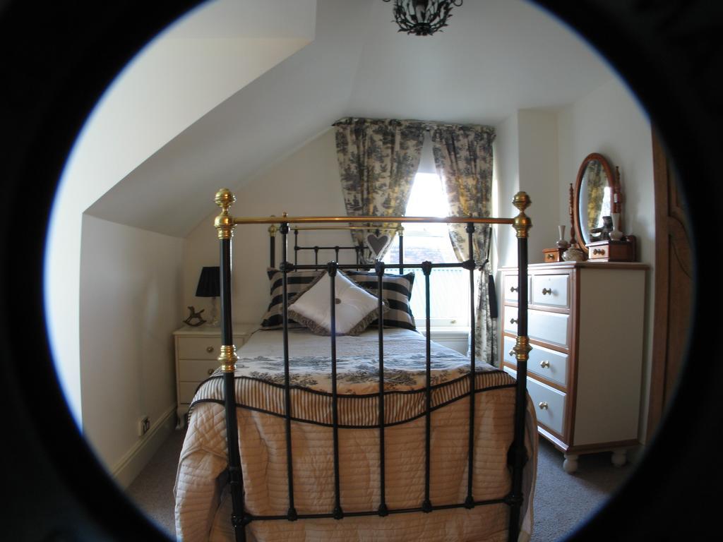Ellie'S Place On City Park Launceston Chambre photo